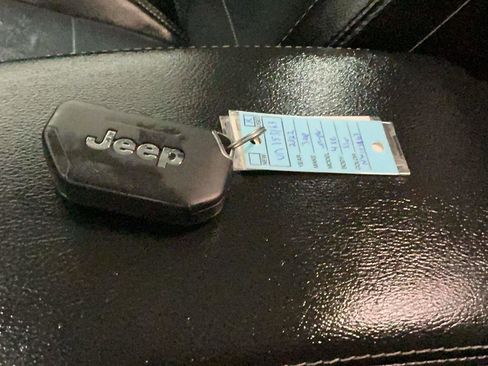 Used 2022 Jeep Wrangler Unlimited Sahara w/ Cold Weather Group image 9