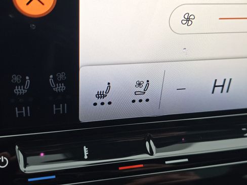 New 2026 Volkswagen Atlas Peak Edition image 12