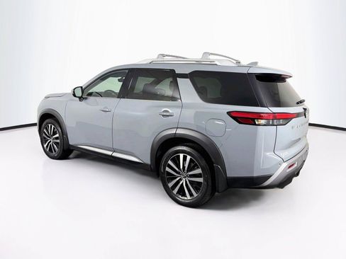 Used 2024 Nissan Pathfinder Platinum AWD/4WD image 9