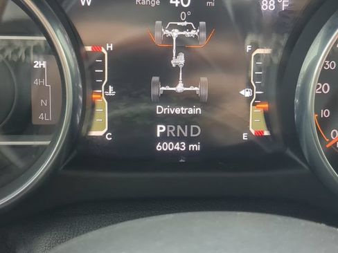 Used 2018 Jeep Wrangler Unlimited Sahara AWD/4WD image 36