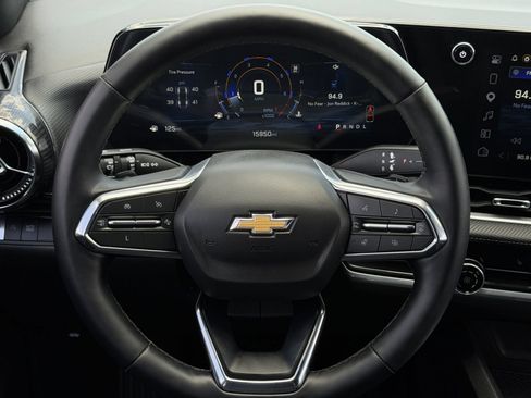 Used 2025 Chevrolet Equinox LT w/ Safety and Technology Package FWD image 13
