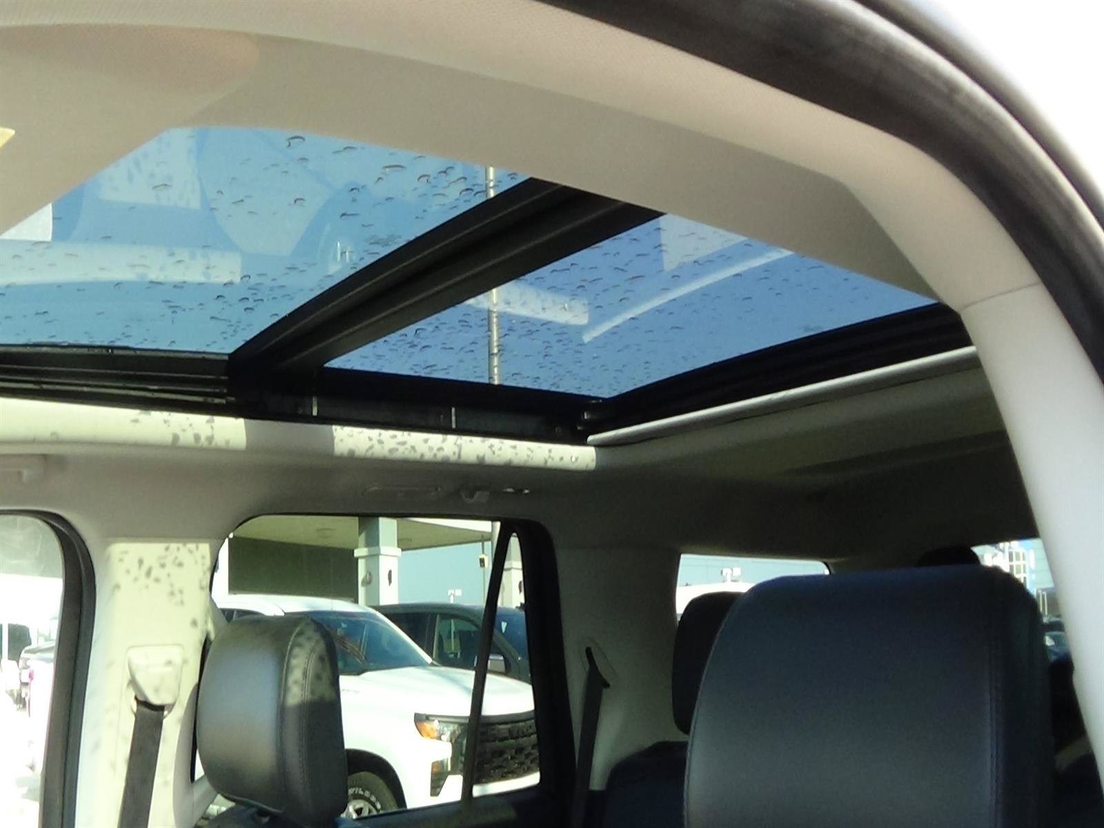 Used 2025 Ford Expedition Active AWD/4WD image 19