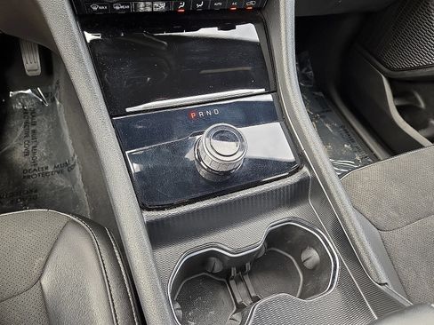 Used 2025 Jeep Grand Cherokee Altitude AWD/4WD image 30