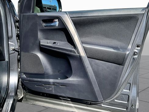 Used 2015 Toyota RAV4 XLE FWD image 21