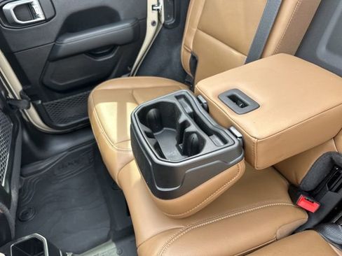 Used 2022 Jeep Wrangler Unlimited Rubicon w/ LED Lighting Group image 27