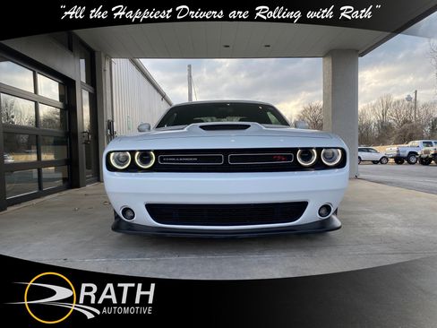 Used 2020 Dodge Challenger R/T image 3