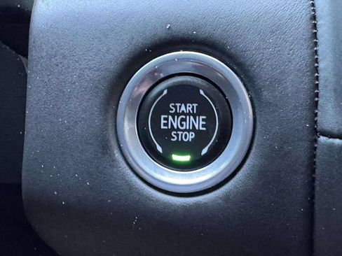Used 2023 GMC Yukon XL Denali Ultimate AWD/4WD image 8