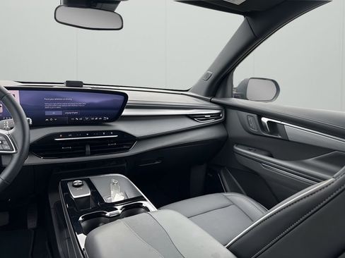 Used 2025 Buick Enclave Preferred image 24