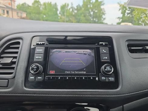 Used 2019 Honda HR-V LX image 25