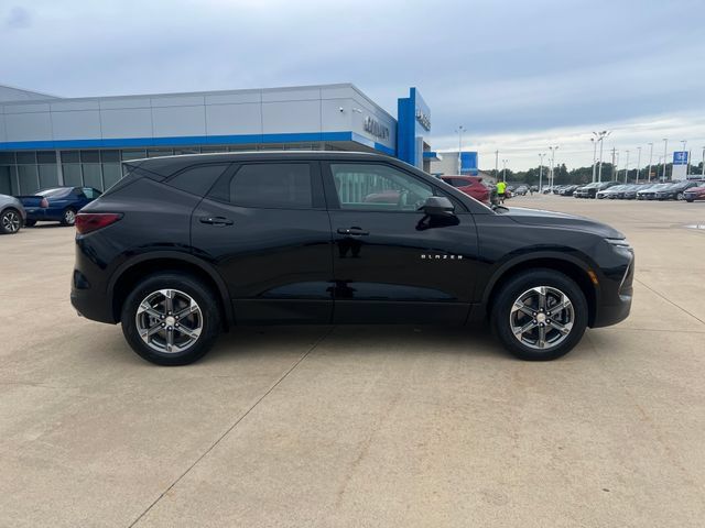 Used 2025 Chevrolet Blazer LT AWD/4WD image 6