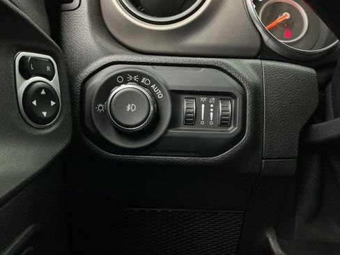 Used 2019 Jeep Wrangler Unlimited Sport S AWD/4WD image 38