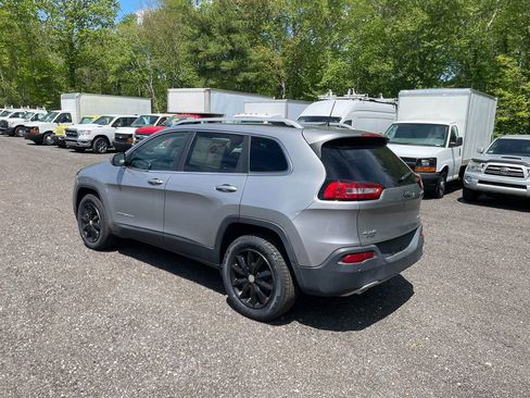 Used 2017 Jeep Cherokee Limited AWD/4WD image 8