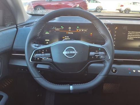 New 2025 Nissan Ariya Platinum image 13