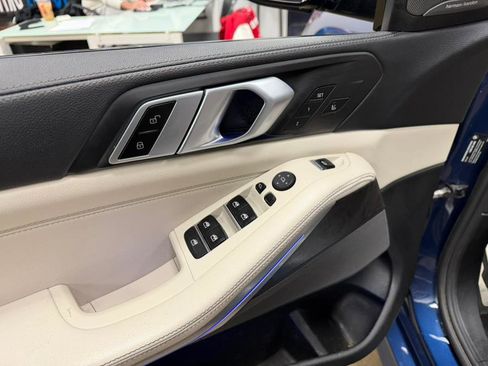 Used 2021 BMW X5 xDrive40i w/ M Sport Package image 44