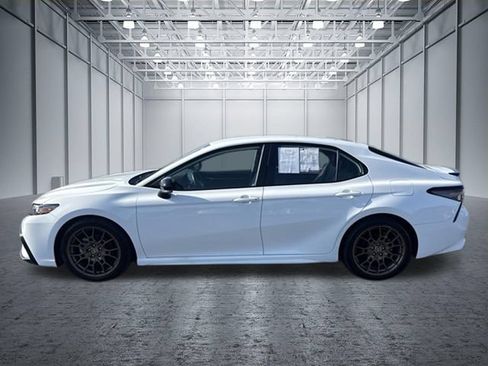Used 2023 Toyota Camry SE w/ Convenience Package FWD image 2