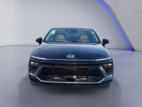 New 2025 Hyundai Sonata Limited image 3