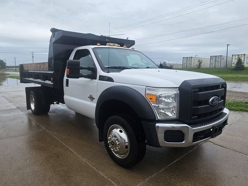 Used 2015 Ford F550 2WD Regular Cab Super Duty image 3