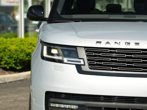 Used 2025 Land Rover Range Rover SE AWD/4WD image 26