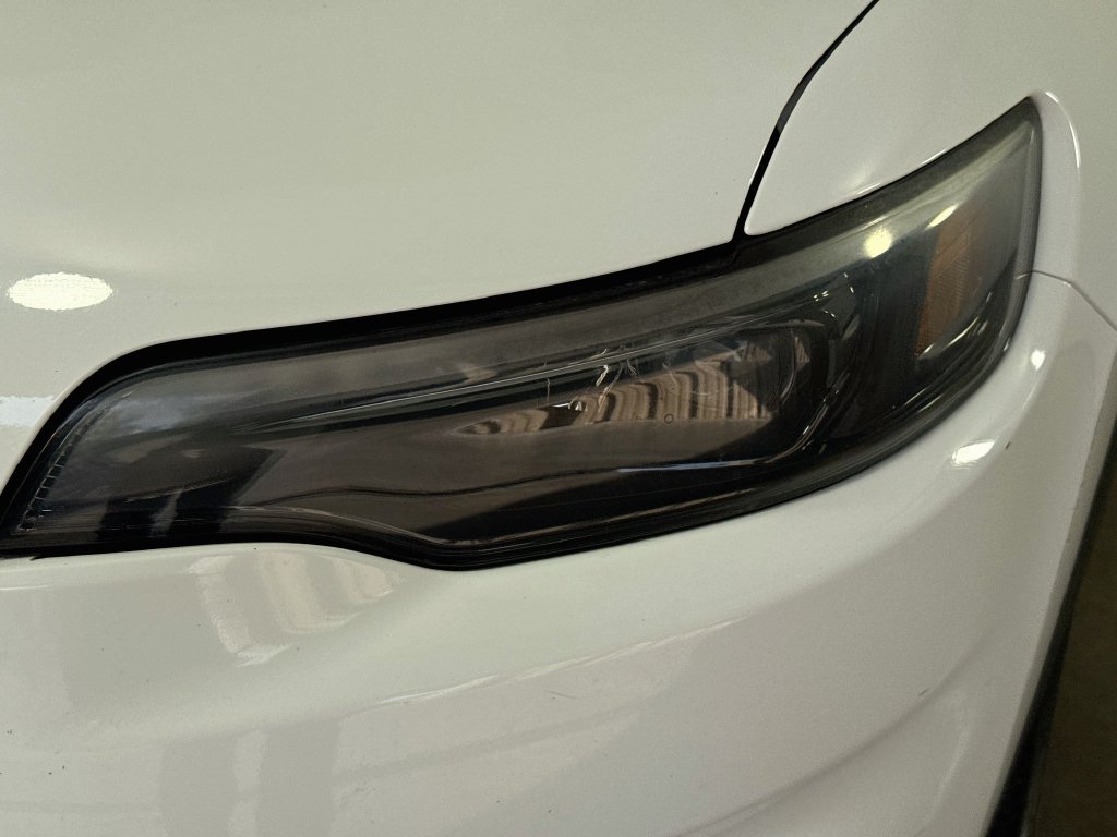 Used 2019 Jeep Cherokee Limited FWD image 37