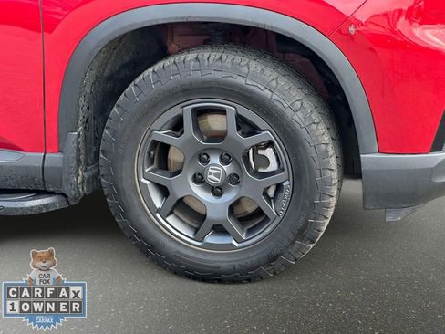 Used 2025 Honda Pilot TrailSport image 11