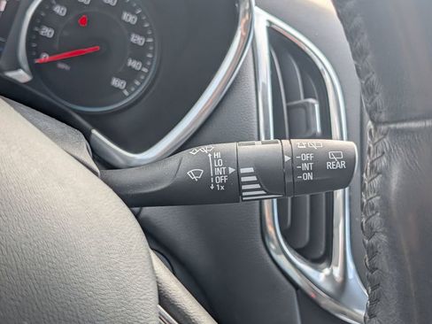 Used 2019 Chevrolet Equinox LT image 30