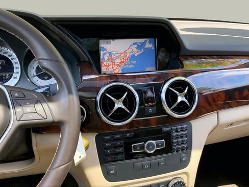 Used 2013 Mercedes-Benz GLK 350 4MATIC image 7
