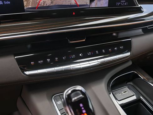 Certified 2024 Cadillac Escalade Sport w/ LPO, ONYX Package image 18