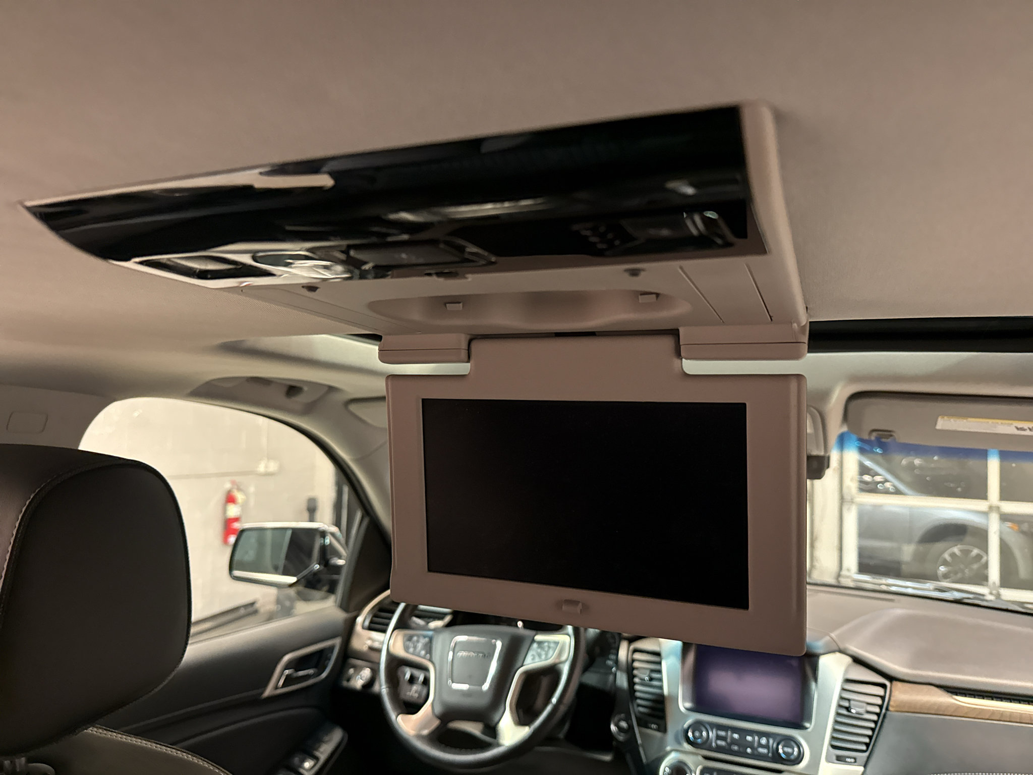 Used 2018 GMC Yukon Denali w/ Denali Ultimate Package AWD/4WD image 23