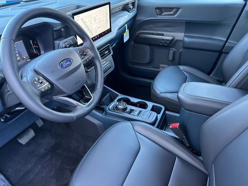 New 2025 Ford Maverick Lariat w/ Black Appearance Package image 9