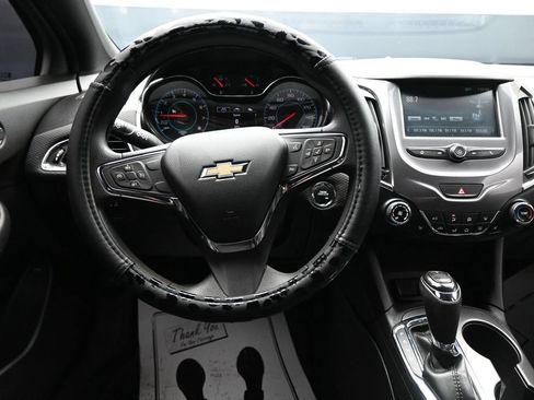 Used 2016 Chevrolet Cruze LT w/ Convenience Package FWD image 13