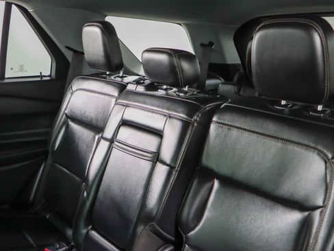 Used 2021 Ford Explorer XLT w/ Equipment Group 202A image 24