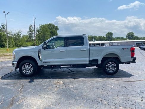 Used 2025 Ford F350 Lariat AWD/4WD image 3
