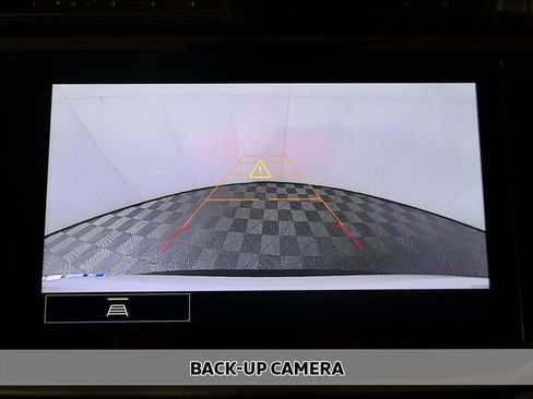 Used 2022 Chevrolet Bolt EUV LT w/ Comfort Package image 5