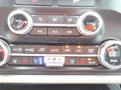 Used 2022 Ford Expedition Max XLT image 30