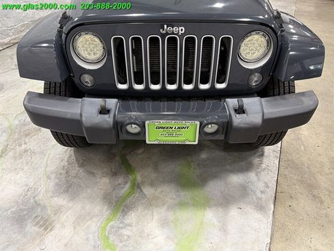 Used 2018 Jeep Wrangler Unlimited Sahara AWD/4WD image 18