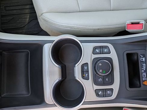 Used 2018 GMC Terrain Denali w/ Advanced Safety Package AWD/4WD image 17