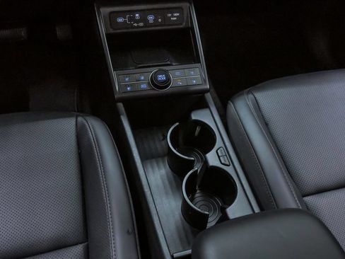 Certified 2024 Hyundai Kona Limited FWD image 19