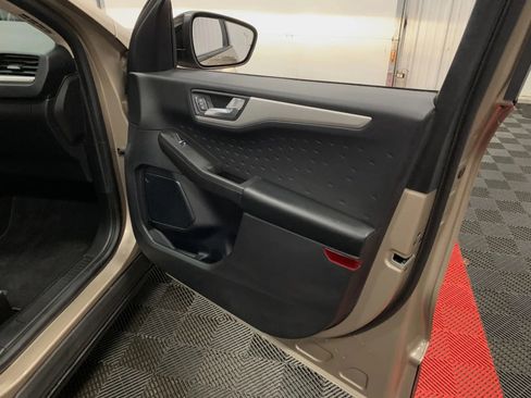 Used 2020 Ford Escape SE Sport image 36