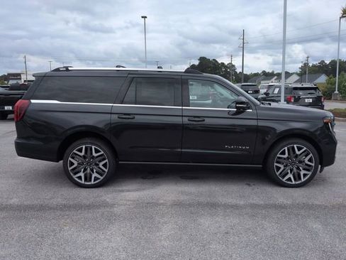 New 2026 Ford Expedition Max Platinum w/ Platinum Ultimate Package AWD/4WD image 3