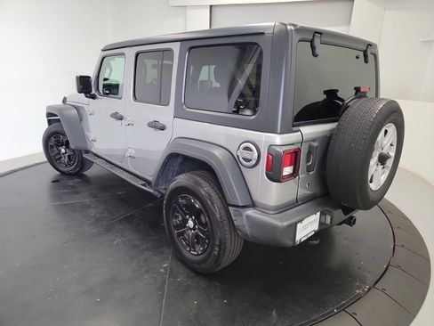 Used 2018 Jeep Wrangler Unlimited Sport S AWD/4WD image 6