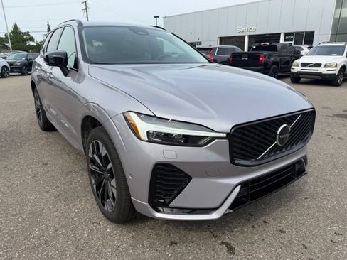 Used 2026 Volvo XC60 B5 Plus w/ Protection Package Premier AWD/4WD image 3