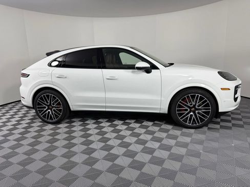 Certified 2026 Porsche Cayenne S AWD/4WD image 8