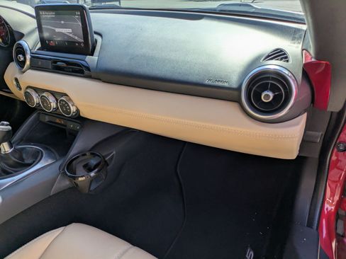 Used 2019 MAZDA MX-5 Miata Grand Touring RWD image 27