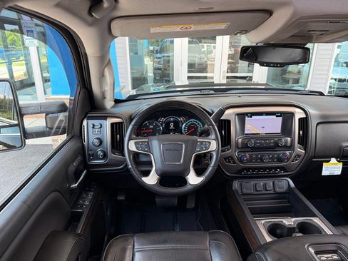 Used 2017 GMC Sierra 2500 Denali w/ Duramax Plus Package AWD/4WD image 33