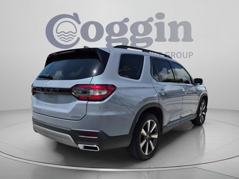 Certified 2023 Honda Pilot Touring image 6