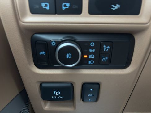 Used 2023 Ford F150 Lariat w/ Trailer Tow Package AWD/4WD image 28