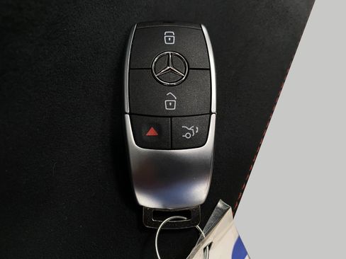 Certified 2025 Mercedes-Benz GLB 250 4MATIC image 32