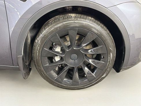 Used 2021 Tesla Model Y Long Range AWD/4WD image 36