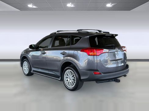 Used 2013 Toyota RAV4 LE image 3
