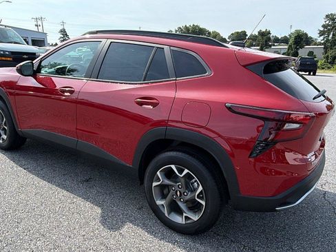 New 2026 Chevrolet Trax LT w/ Driver Confidence Package FWD image 9